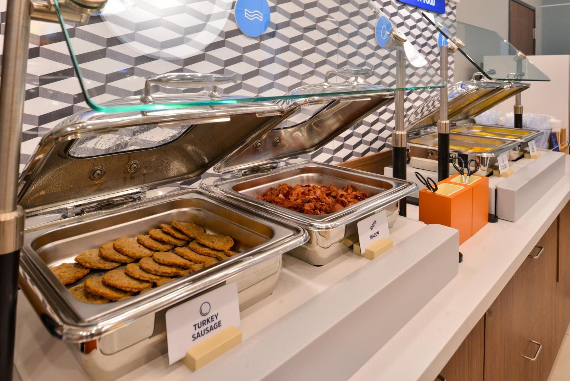 Holiday Inn Express & Suites - Toronto Airport South By Ihg Extérieur photo