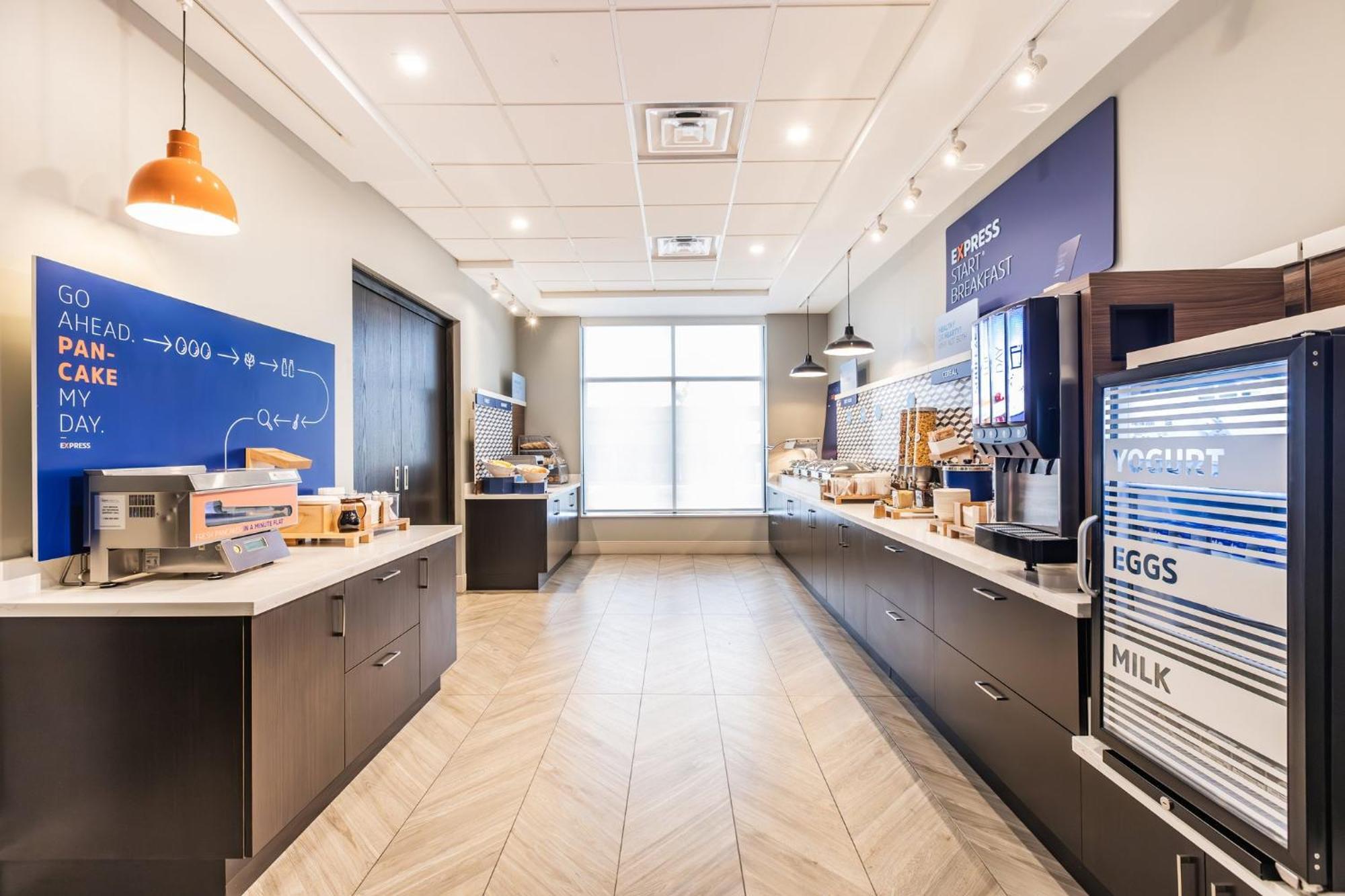 Holiday Inn Express & Suites - Toronto Airport South By Ihg Extérieur photo
