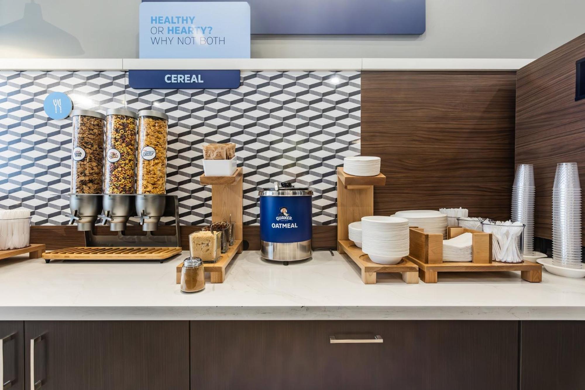 Holiday Inn Express & Suites - Toronto Airport South By Ihg Extérieur photo