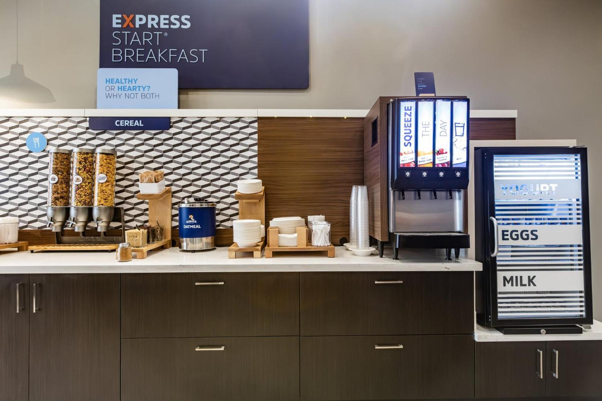 Holiday Inn Express & Suites - Toronto Airport South By Ihg Extérieur photo