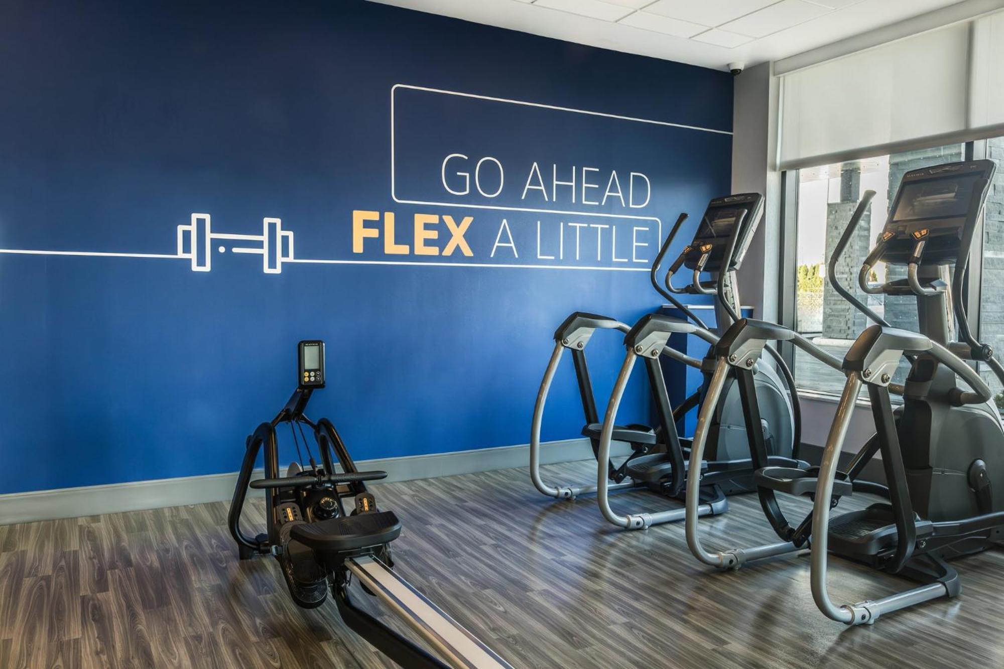 Holiday Inn Express & Suites - Toronto Airport South By Ihg Extérieur photo