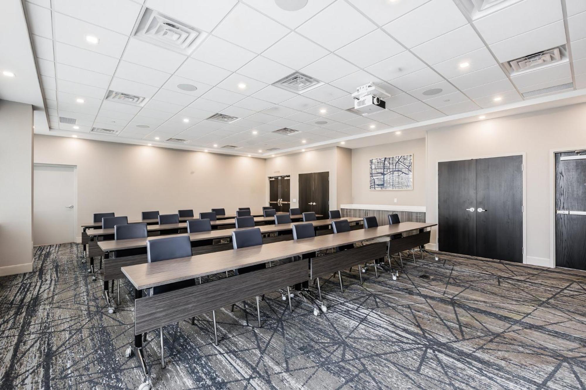 Holiday Inn Express & Suites - Toronto Airport South By Ihg Extérieur photo