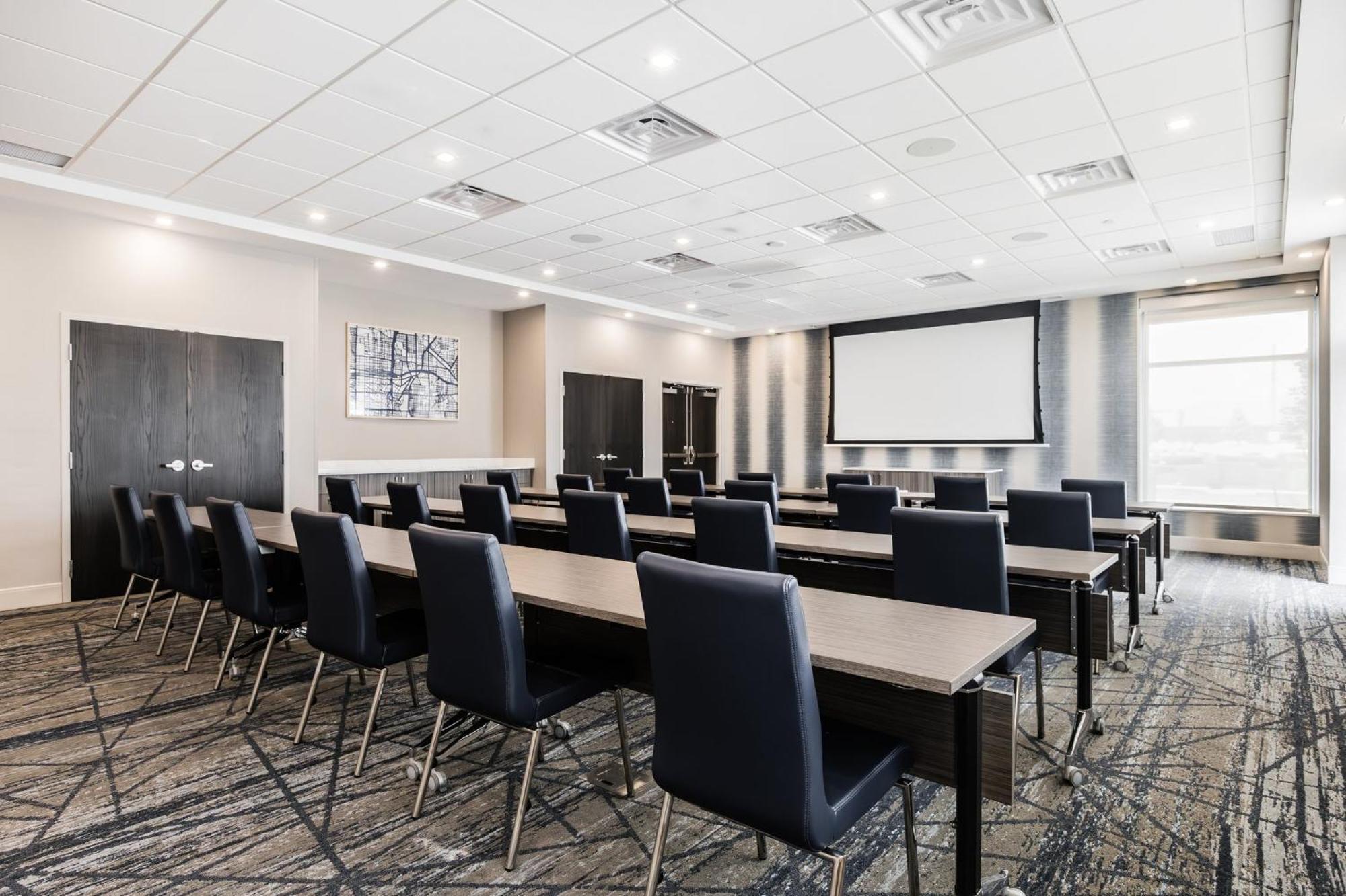 Holiday Inn Express & Suites - Toronto Airport South By Ihg Extérieur photo