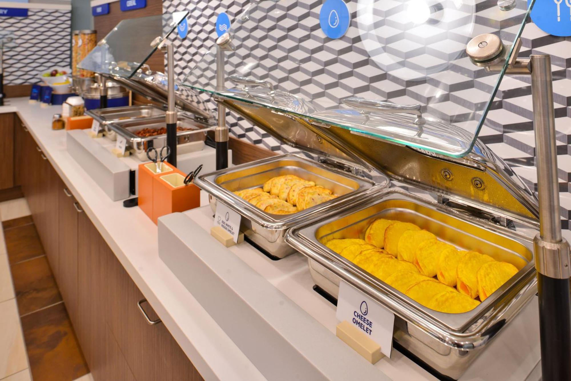 Holiday Inn Express & Suites - Toronto Airport South By Ihg Extérieur photo