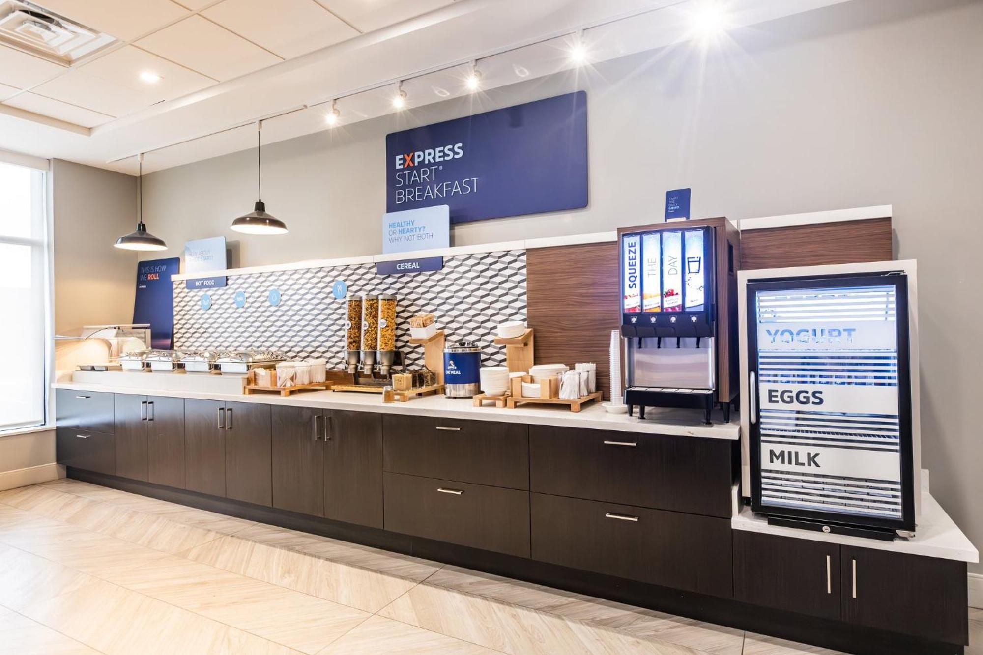 Holiday Inn Express & Suites - Toronto Airport South By Ihg Extérieur photo